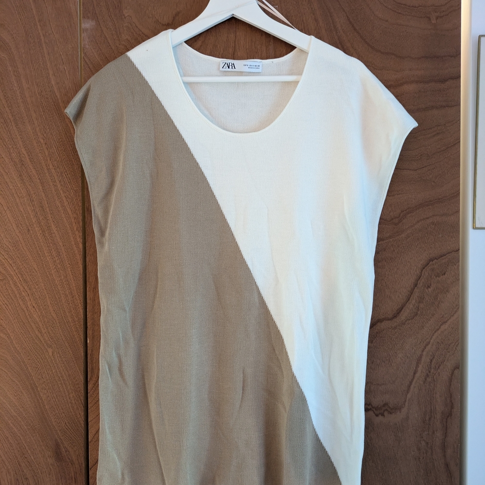 Zara Two-Tone Beige and White Top